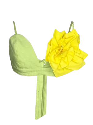 Top de lino con flor hecha a mano.