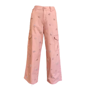 Pantalon con pedrería y perlas bordadas a mano