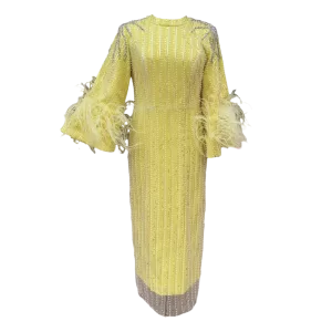 Vestido bordado con Pedreria y Plumas